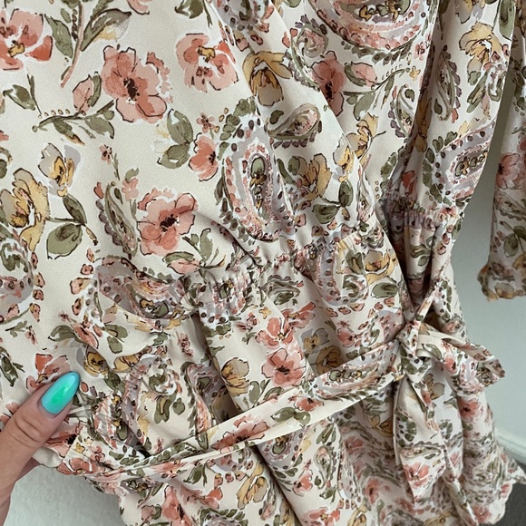 Dress Forum Floral Frilled Long Sleeve Mini Dress Cream Blush size M - Picture 6 of 8